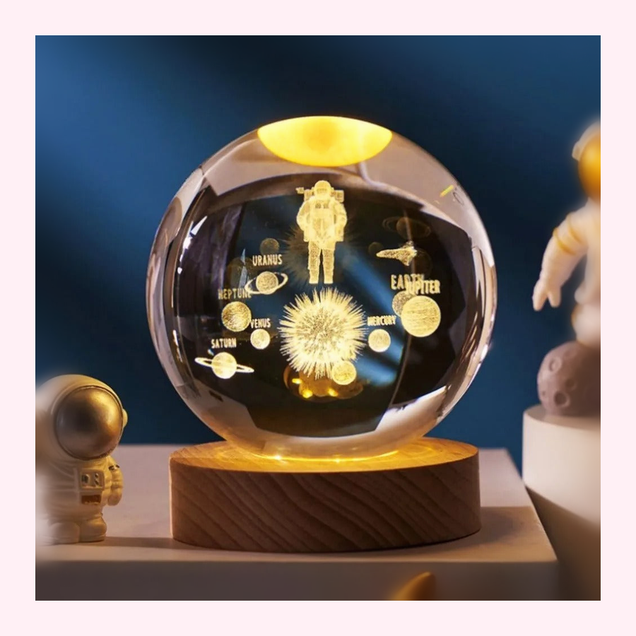 Veilleuse Astronaute LED Projection - Décoration Chambre - Modèle 3 - LumiCoeur