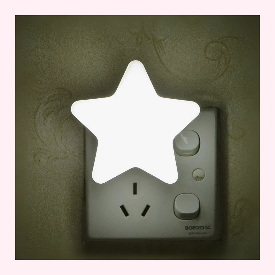 Veilleuse Étoile LED - Projecteur Ciel Étoilé Enfant - Modèle 7 - LumiCoeur